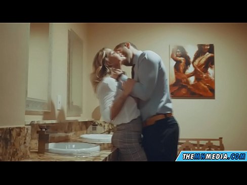 ❤️ Wanneer een rondborstige blondine je verleidt in een openbaar toilet ❌ Super porn at porn nl.risegame.top ﹏